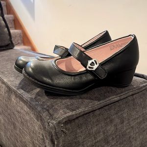 Girl wedges size 11.5 super cute starter heel for little girls